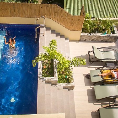 Papa Freds Beach Resort Пуэрто-Галера Экстерьер фото