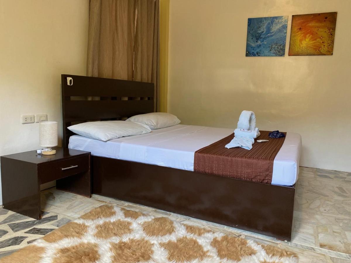 Papa Freds Beach Resort Пуэрто-Галера Экстерьер фото