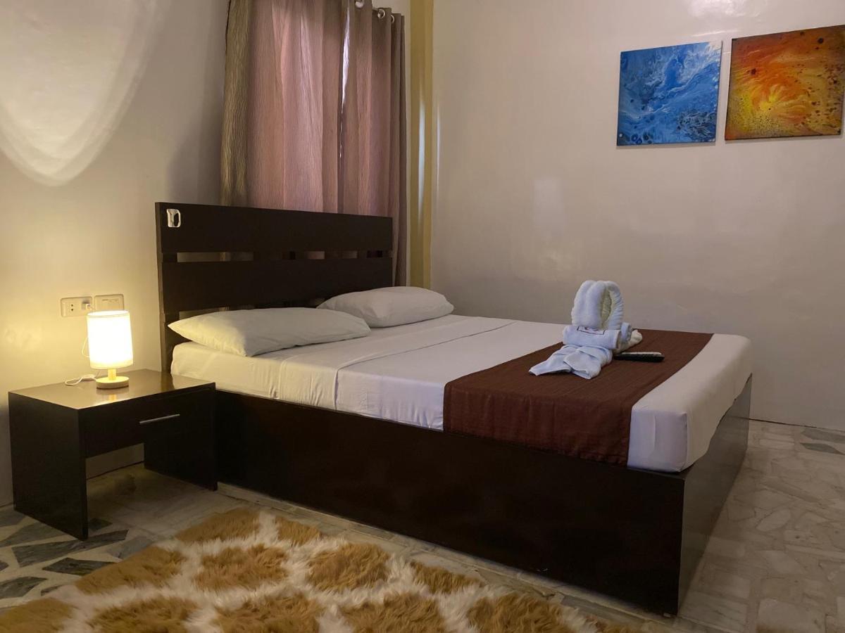 Papa Freds Beach Resort Пуэрто-Галера Экстерьер фото