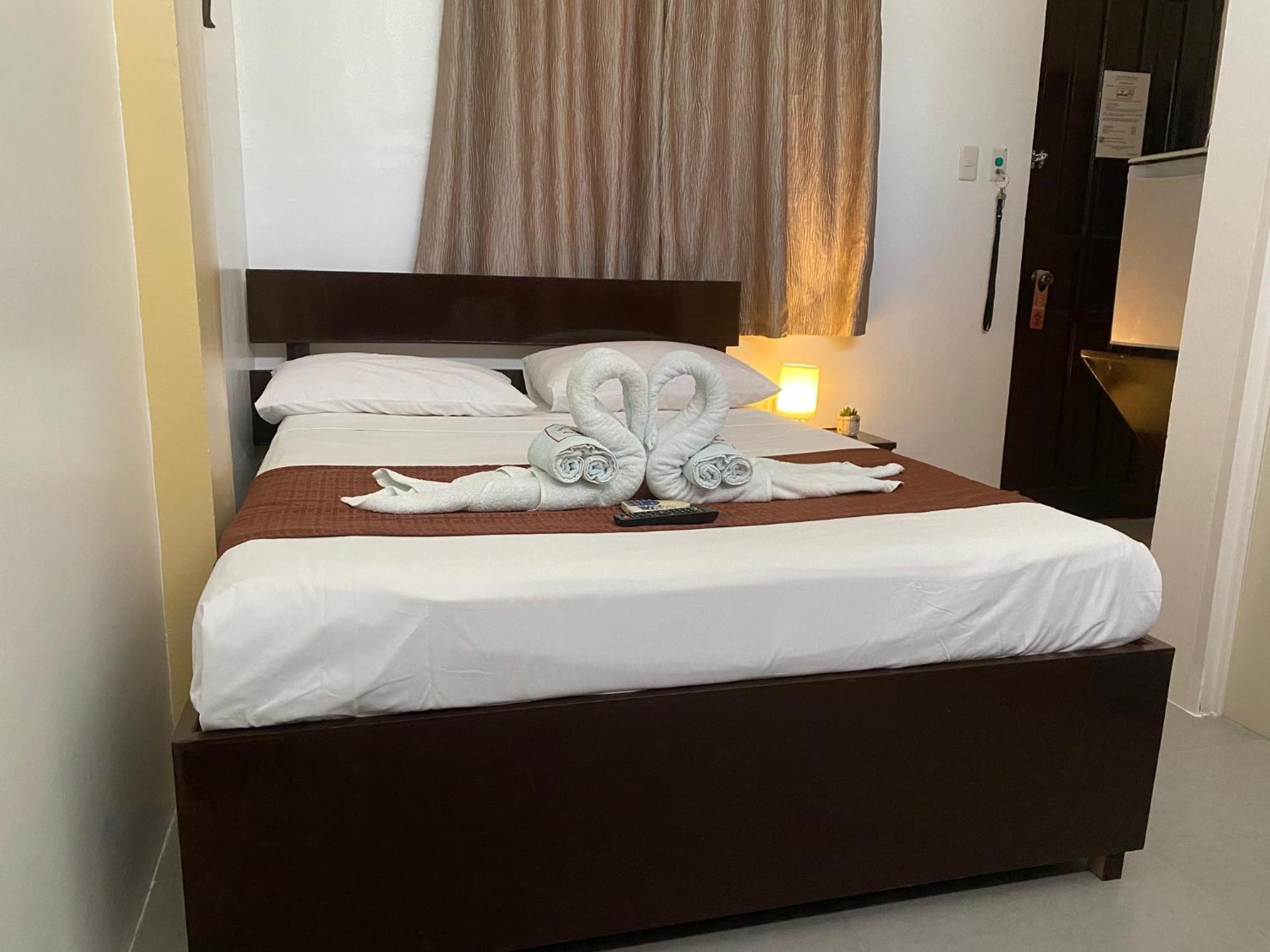 Papa Freds Beach Resort Пуэрто-Галера Экстерьер фото