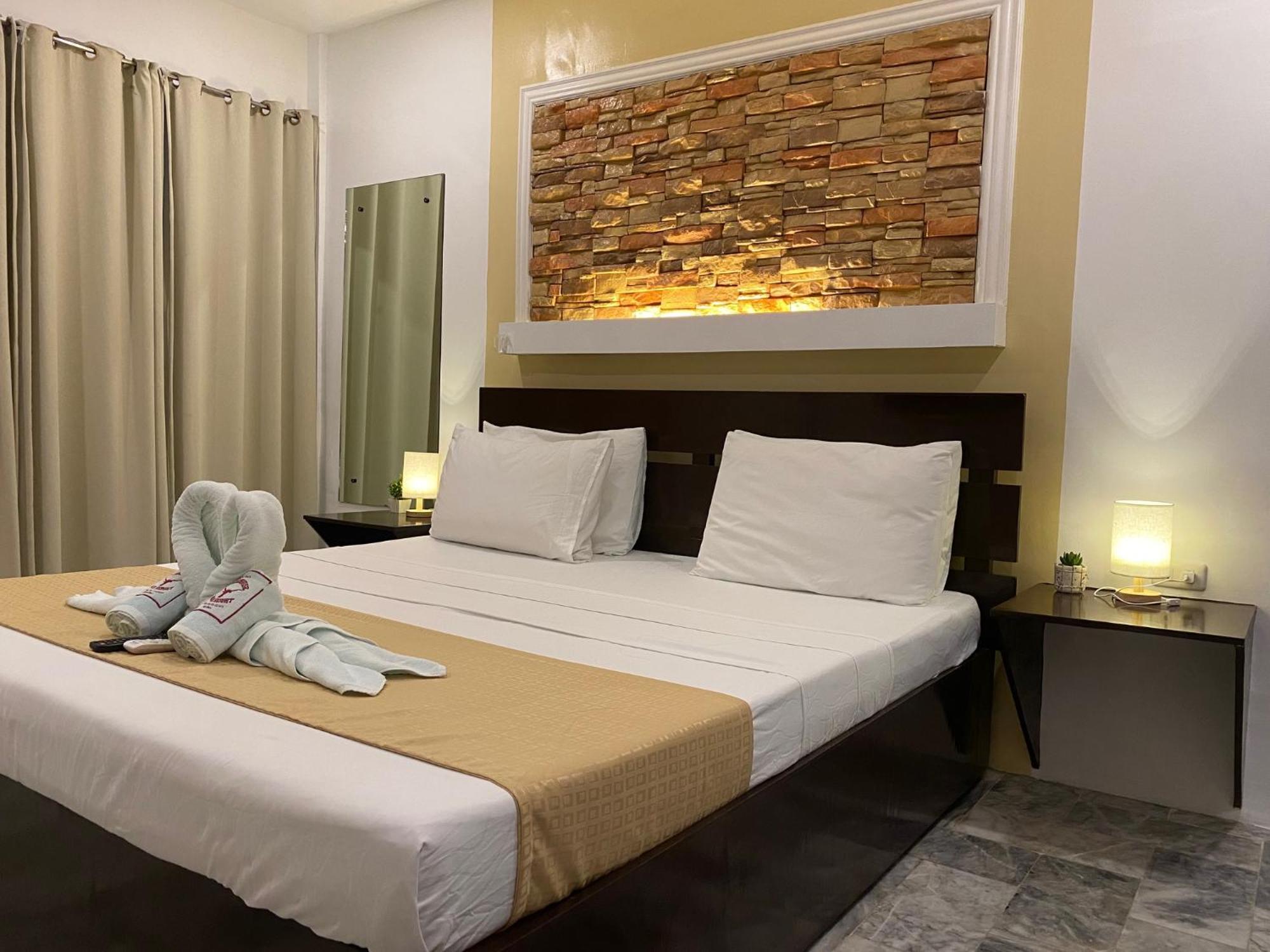 Papa Freds Beach Resort Пуэрто-Галера Экстерьер фото