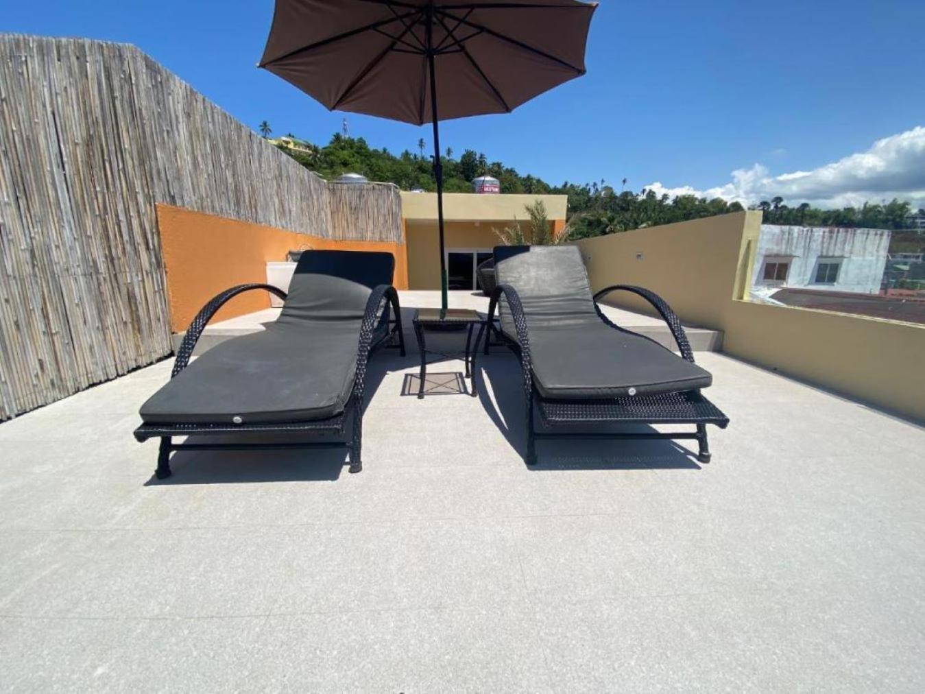 Papa Freds Beach Resort Пуэрто-Галера Экстерьер фото