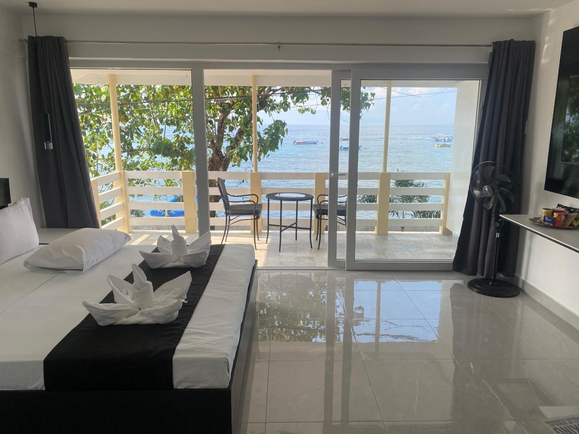 Papa Freds Beach Resort Пуэрто-Галера Экстерьер фото